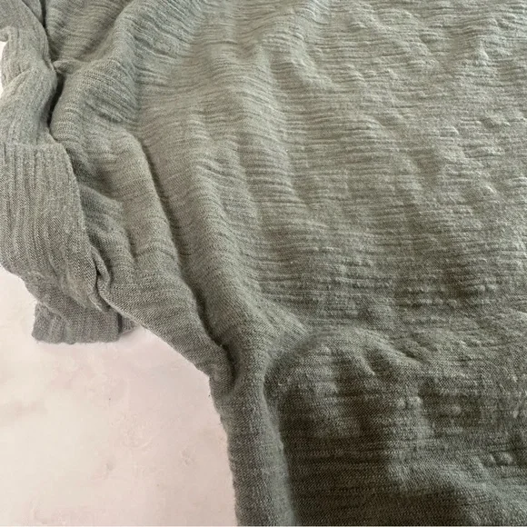 Merona Women’s Dark Olive Green Short Sleeve Tee with pocket. Size Large - Picture 11 of 13